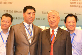 我院代文新主任和郭应禄院士合影 我院代文新主任和郭应禄院士合影